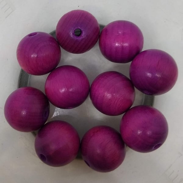 Large Wooden Beads Natural Dyed 18mm Rounds x 10