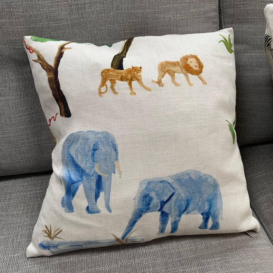 Noah Linen Animal Cushion Cover