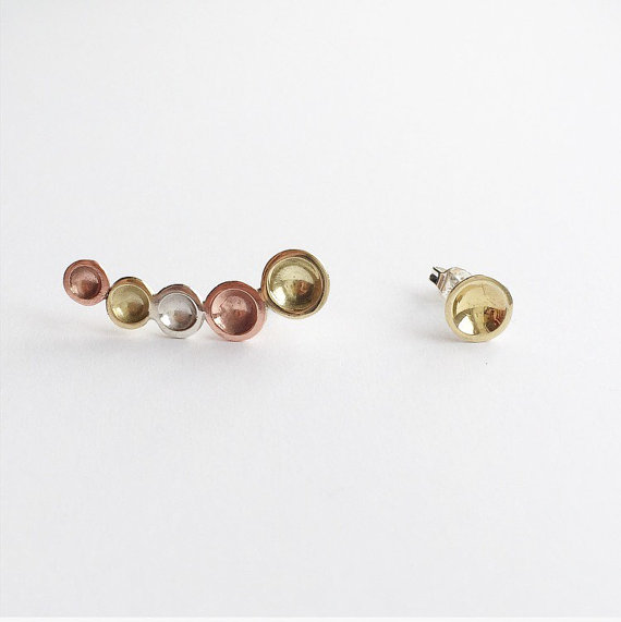 Dotty ear crawler with stud