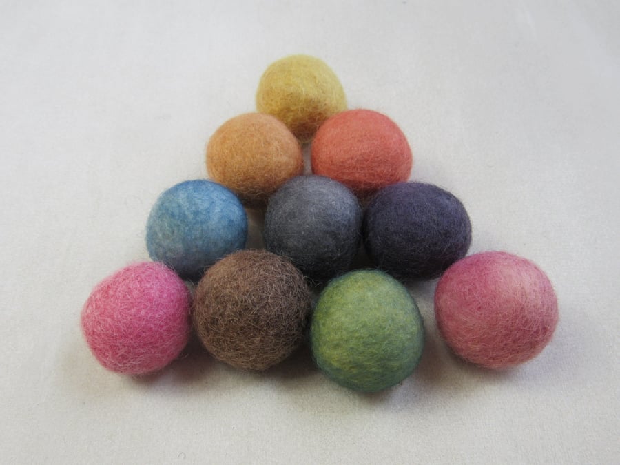 10 2cm Mixed Colour Natural Dye Felt Balls
