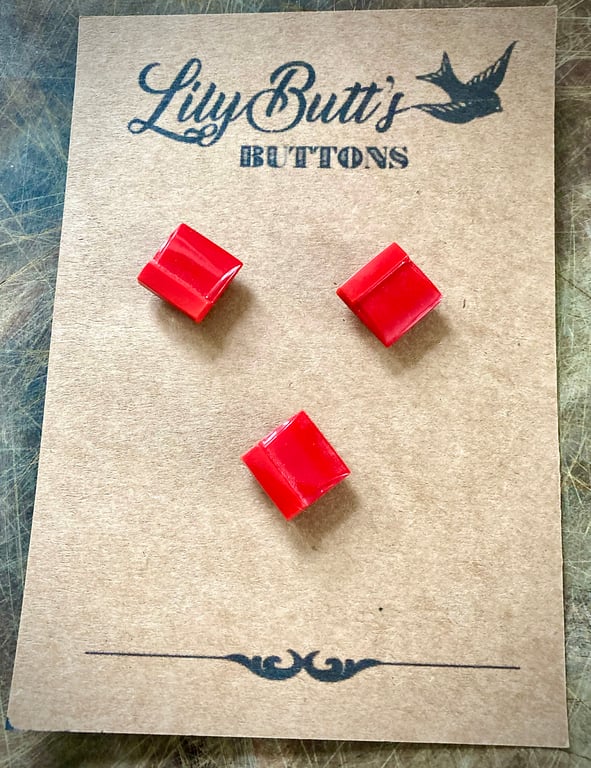 3 Vintage Red Glass Deco Buttons 15 mm