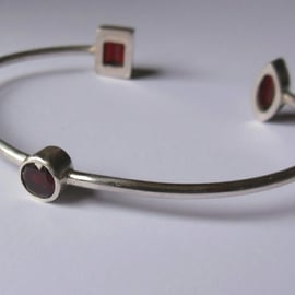 Geometric garnet bracelet