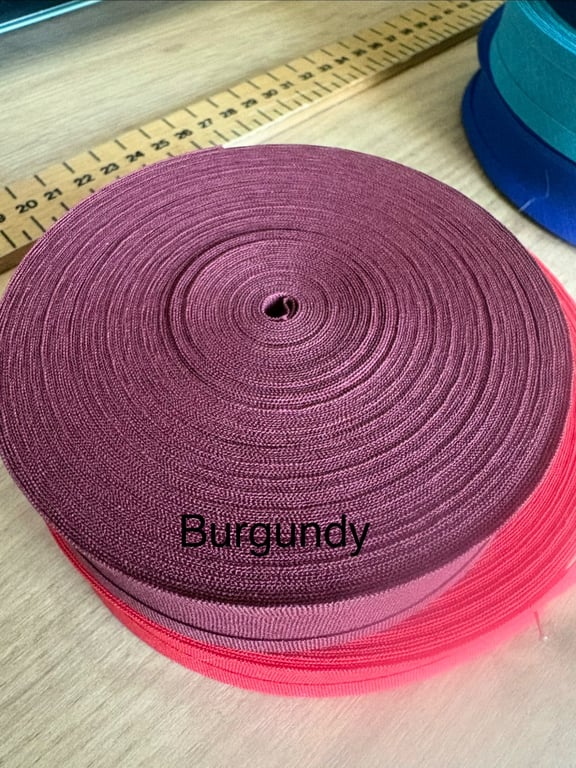 5 meters 1" (25mm) burgundy cotton bias binding 