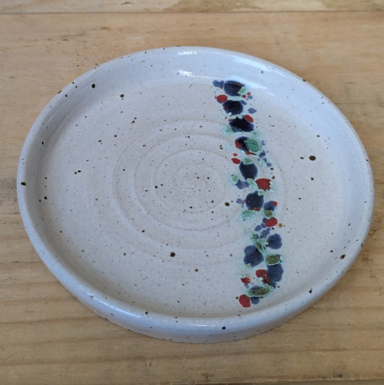 Olive or trinket dish (light speckles red blue)