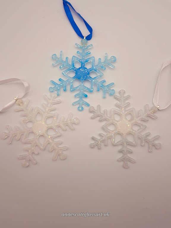 Foil Silver & Gold Snowflakes Holiday Treat Bags – 8 Glassine Goodie Bags For Cookies & Favors