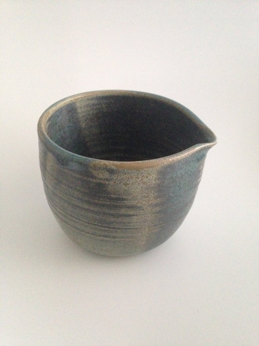 Stoneware pouring bowl