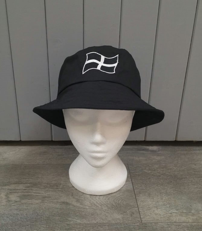 St Piran's flag, Cornish bucket hat, Adult medium