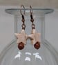 Cream howlite star and goldstone bead earrings with copper ear wires - Image 5