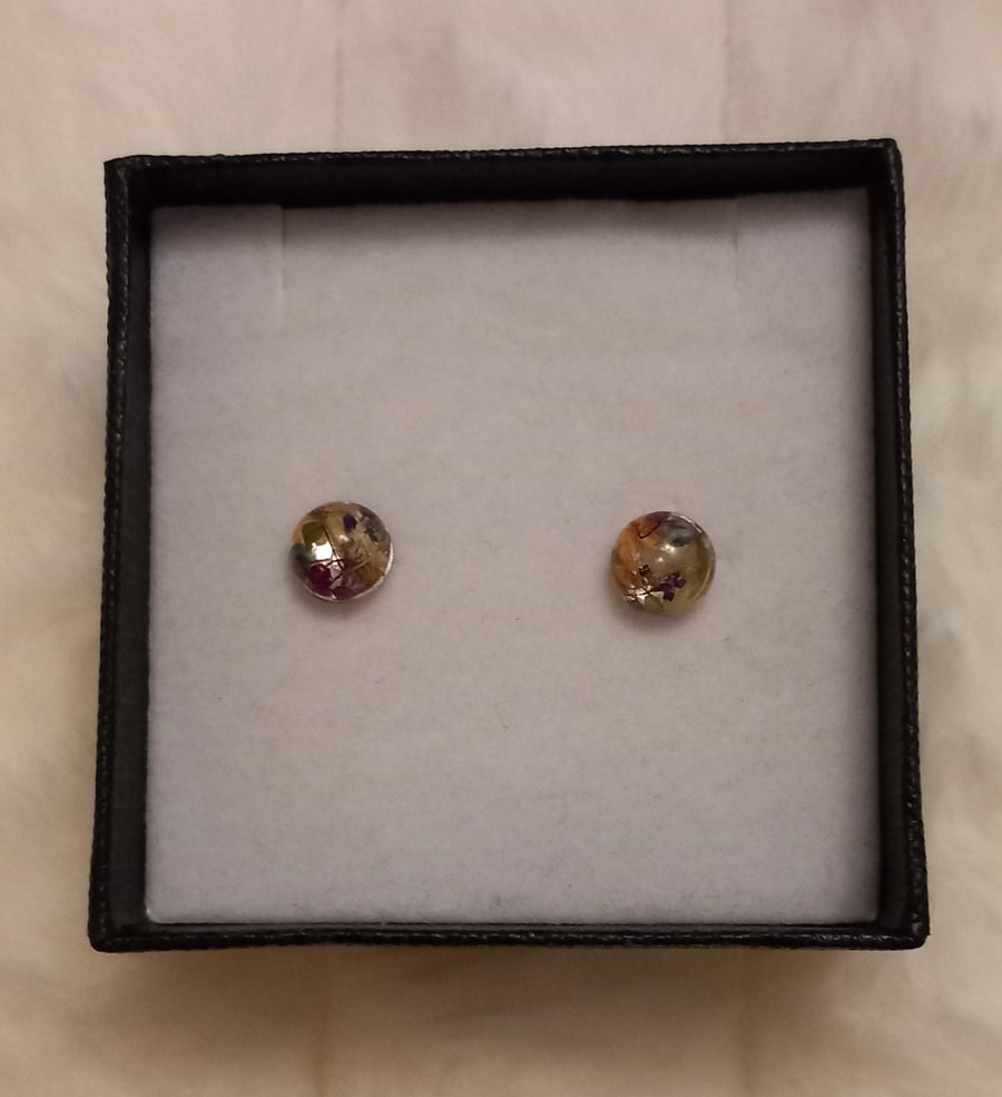 Sterling silver 7mm stud earrings,Dried flower studs,English garden, Medium stud