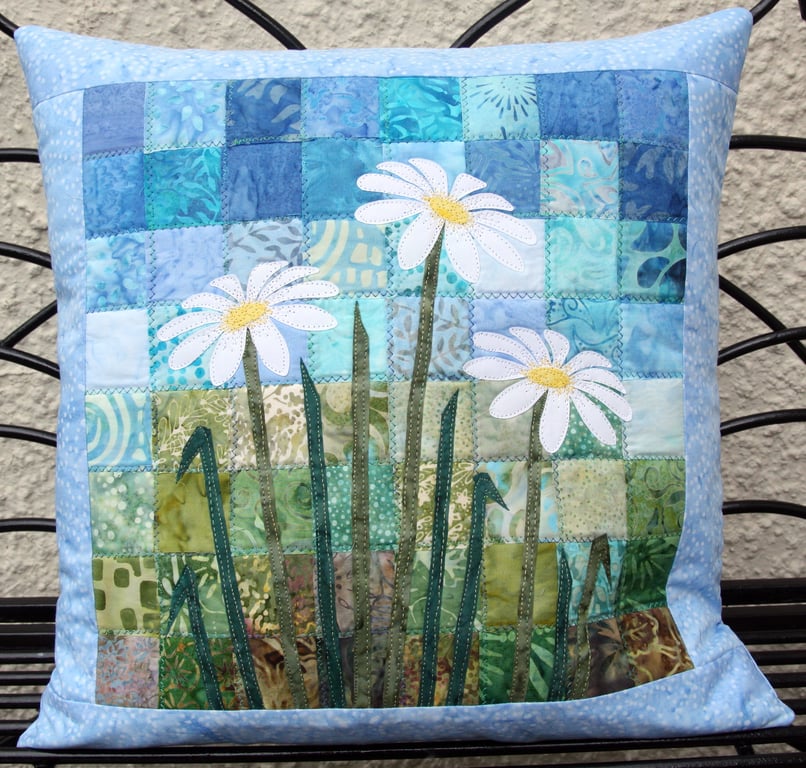 Daisy Cushion Pattern 