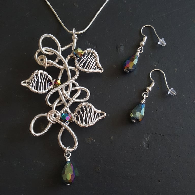 Iridescent Glass Crystal Wirework Necklace and Earrings Set - Leafy Vine Design