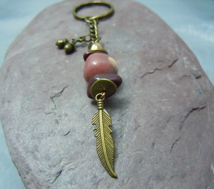 Keyring & bag charm in antique bronze with Mookaite beads