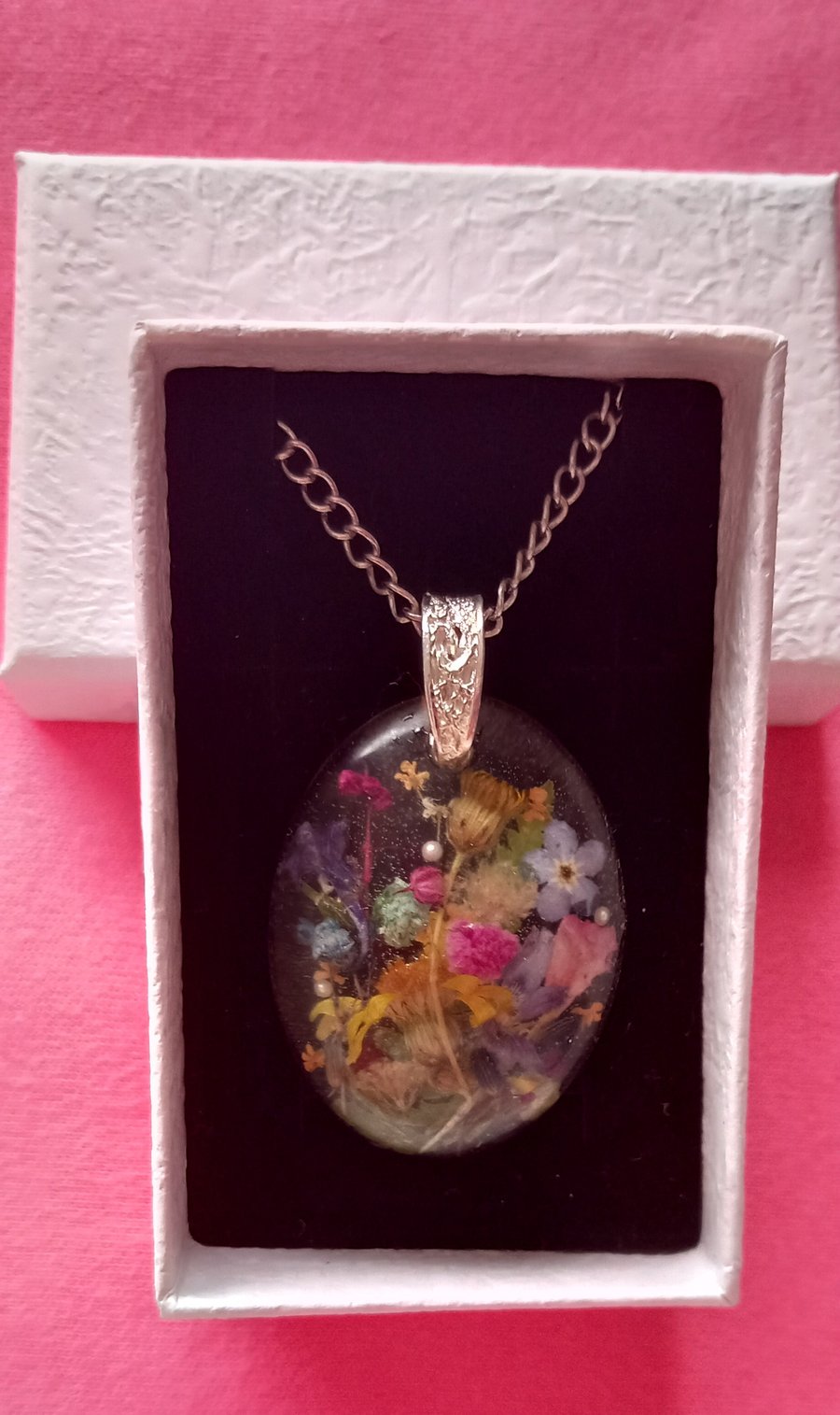 Dried flower oval statement resin necklace