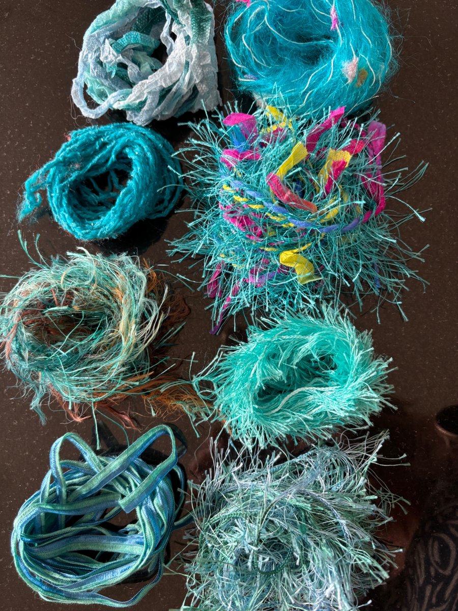 Textured yarn bundles