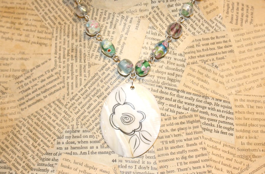 Seashell Flower Glass Bead Silver Tone Necklace