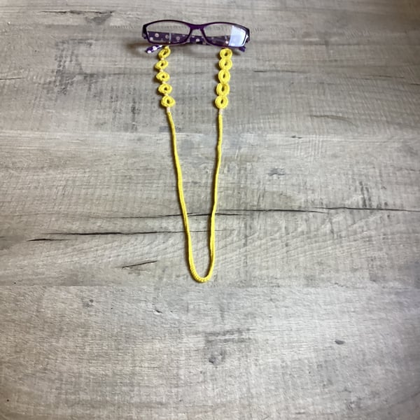 Crochet yellow glasses chain