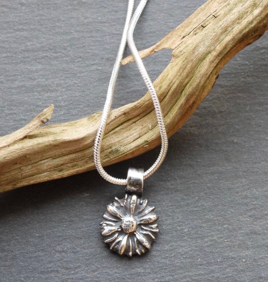 Daisy Necklace, summer days!