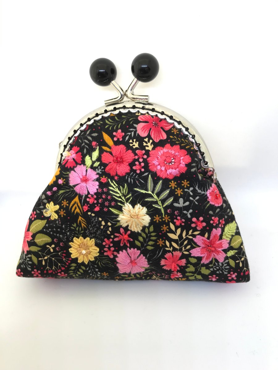 Black Floral Embroidered Clasp Purse