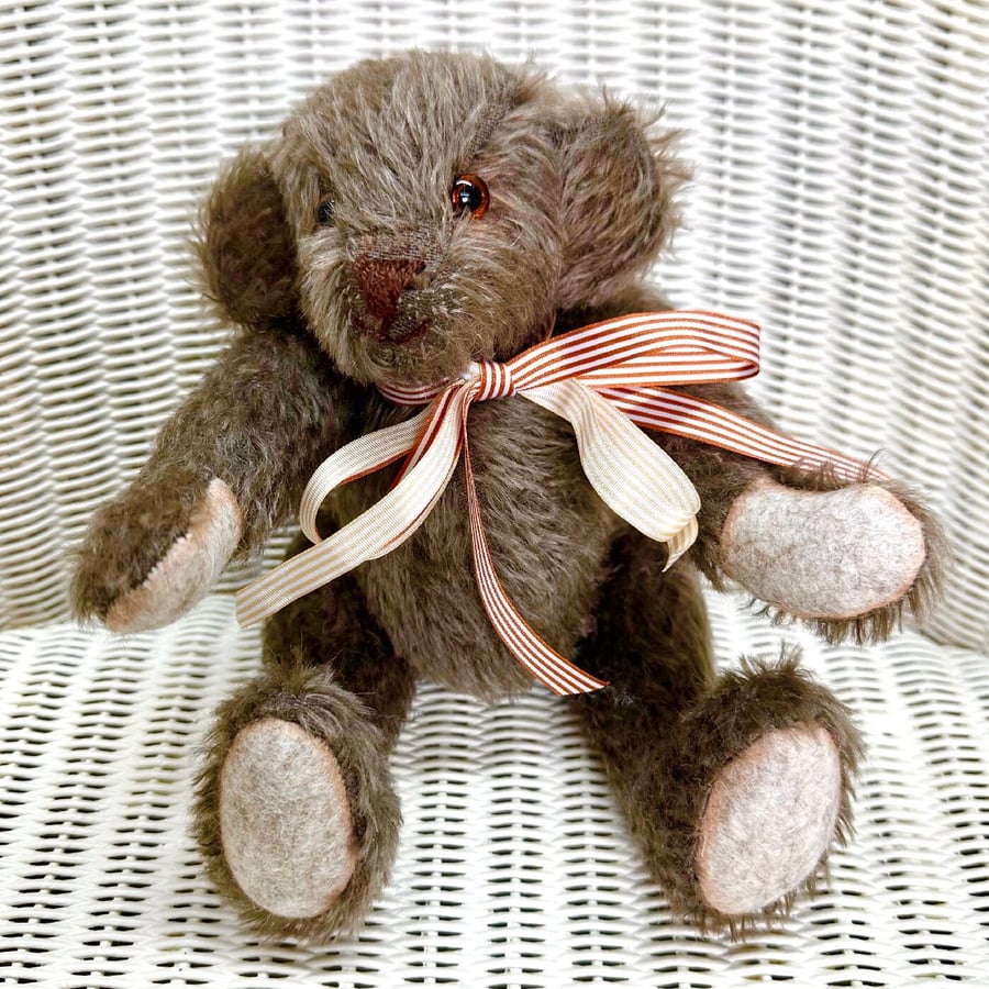 Garth: Mohair Artist Bear 25cm (10")