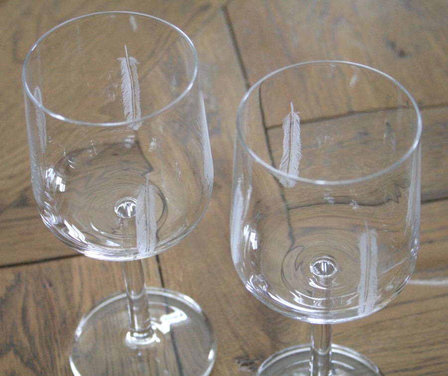 Little White Feather Wine Glasses