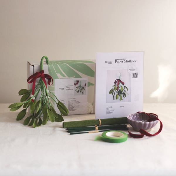 Make Your Own Paper Mistletoe