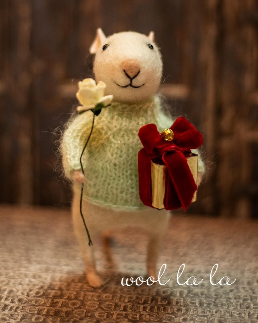 Needle Felted Mouse Robert , Felted Mouse , Halloween , Gift , Interior toy