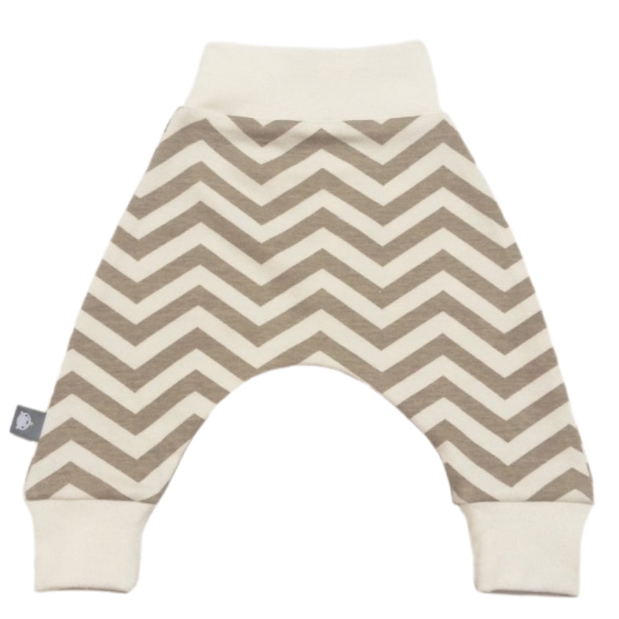 ORGANIC Baby HAREM PANTS Relaxed Beige CHEVRON Trousers A GIFT IDEA by BellaOski