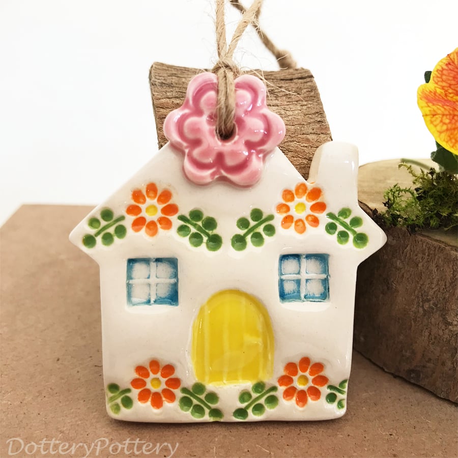 Small Ceramic house decoration