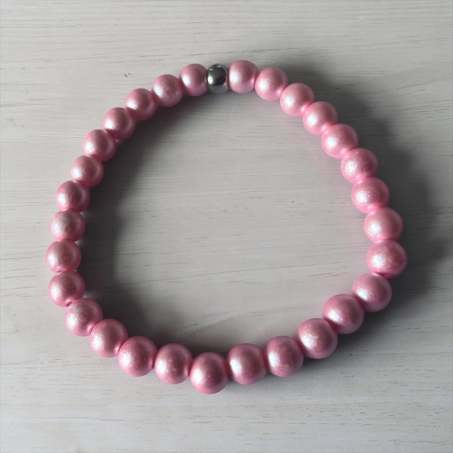 Pretty pink handmade bracelet 