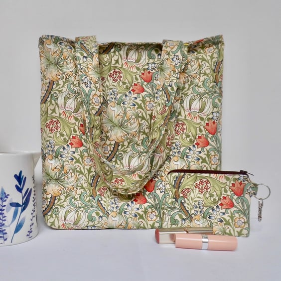 Tote bag in green and red Golden Lily fabric with matching clip-in purse