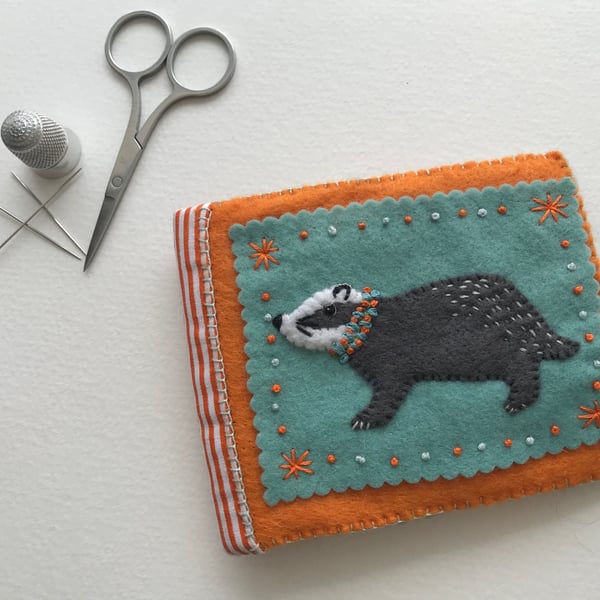Badger sewing needlecase