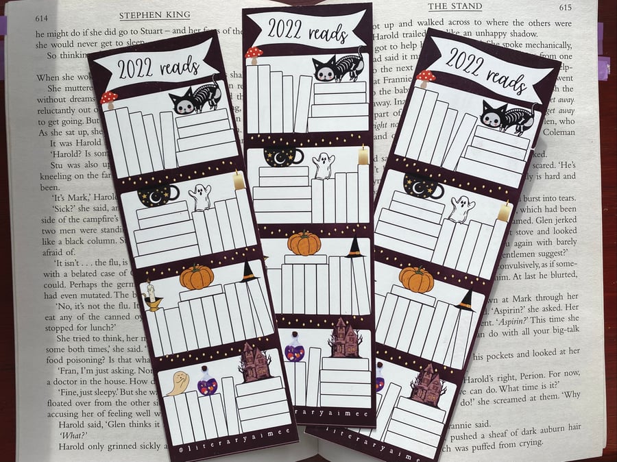 2022 Spooky Bookshelf Tracker Bookmark