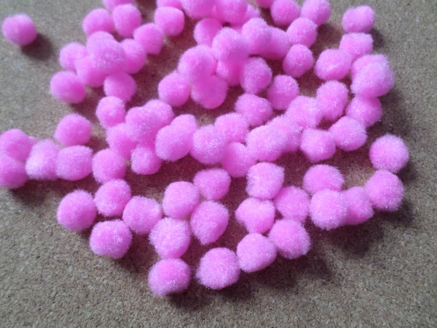 50 x Mini Wool Craft Pompoms - 12mm - Pale Pink