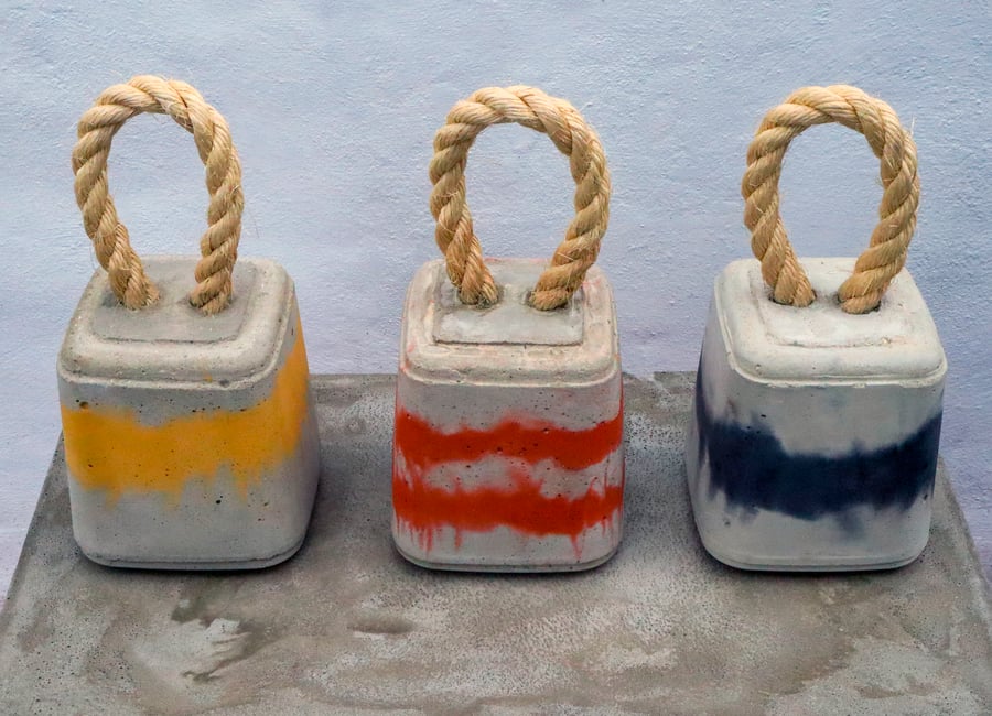 7 Kg - 15.4 Pounds two colours concrete cast door stop