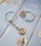 Bronze otter keyring of bright water  - Image 3