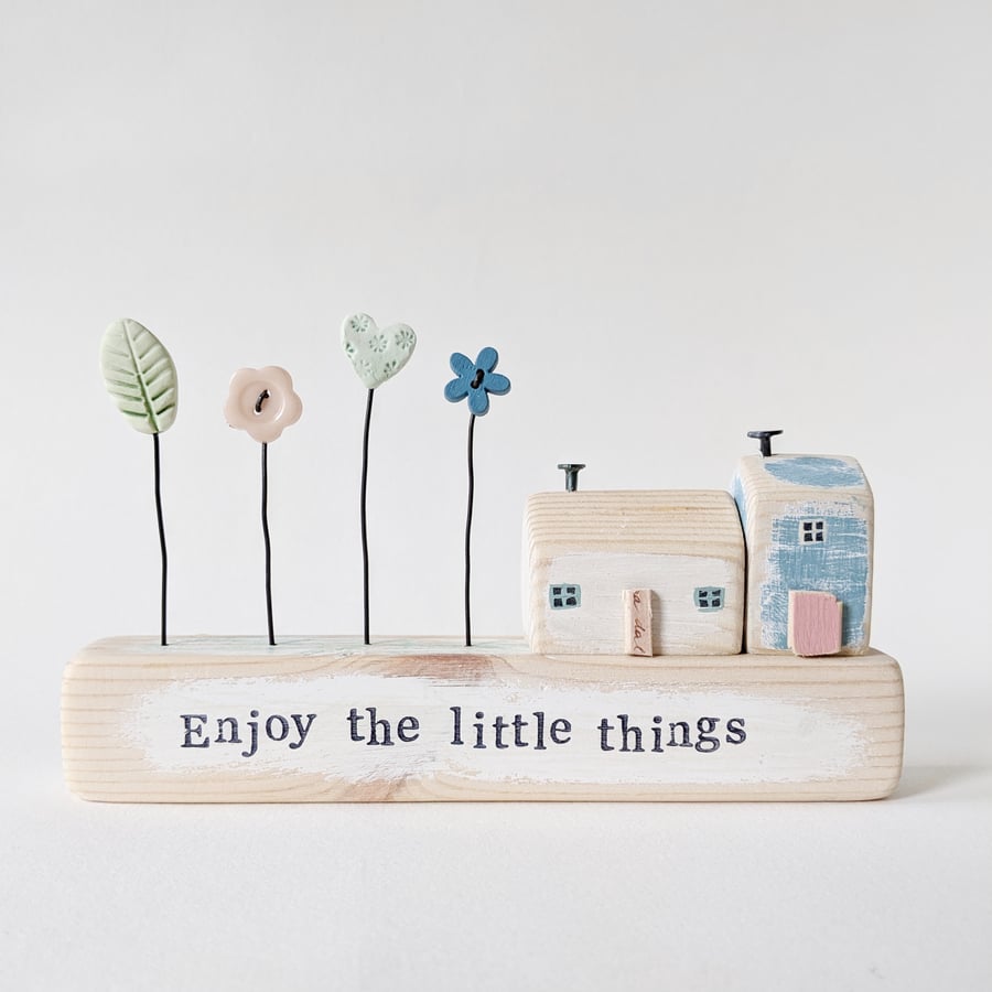 Little Wooden Houses with Clay & Button Garden 'Enjoy the little things'