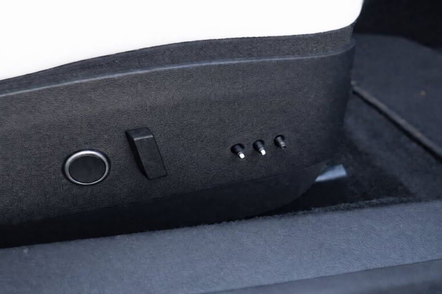 Tesla model 3 seat adjustment button - Part no: 1094947-00-E - 45 - 30 - 15mm
