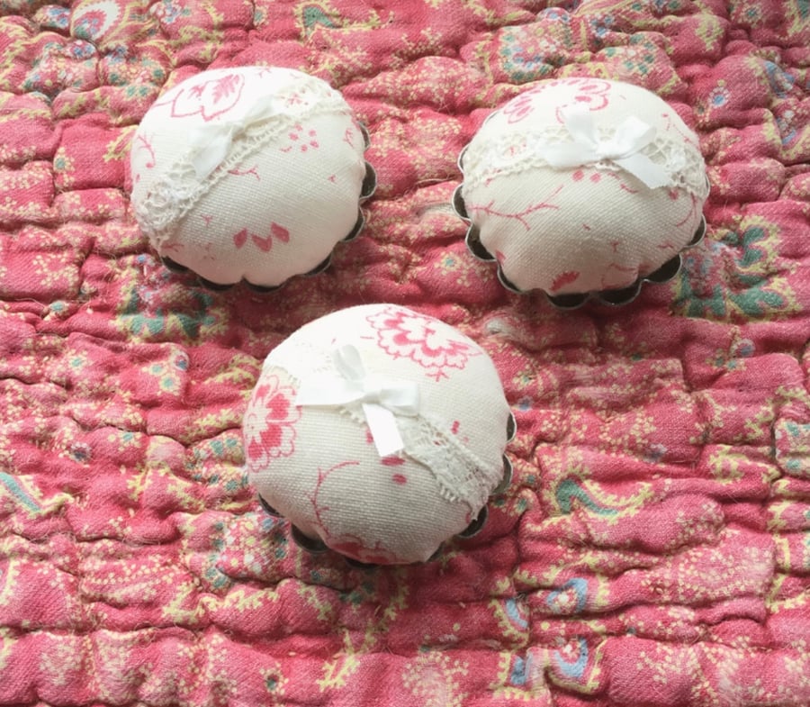  Miniature Pin cushion