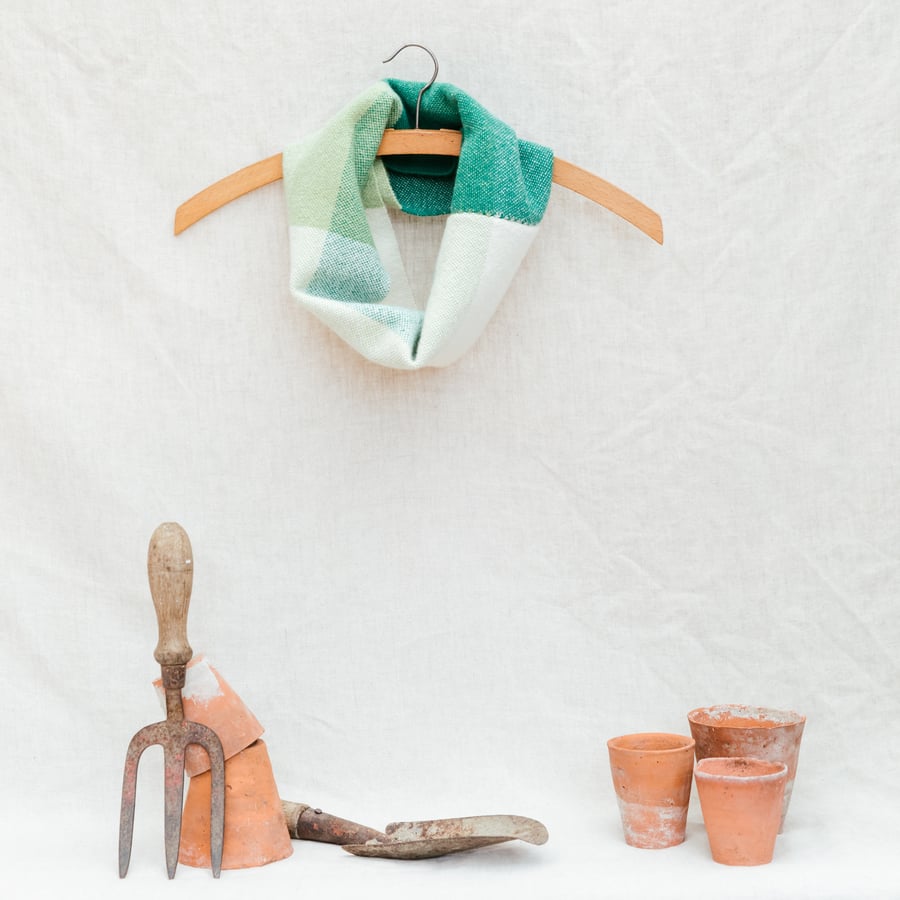 Hand Woven Lambswool Collar - Leek