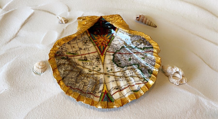 Candle holder or Trinket dish with world map, scallop shell