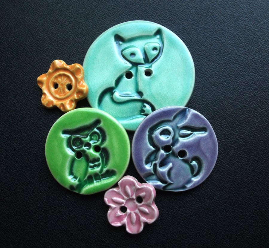 Set of woodland animals and flowers ceramic buttons