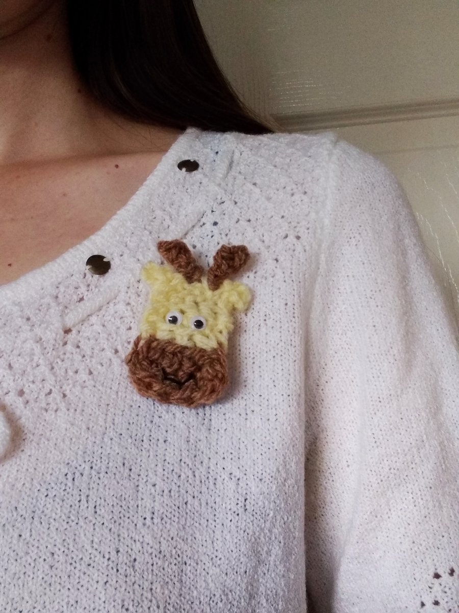 Giraffe brooch, crochet wildlife animal gift for her