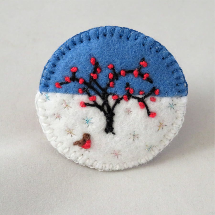 Winter Tree and Robin - Embroidered round felt brooch