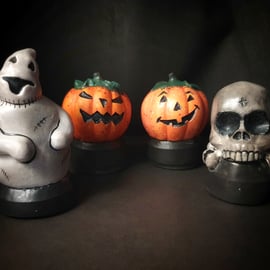 AB11 Set of 4 Halloween Decorations