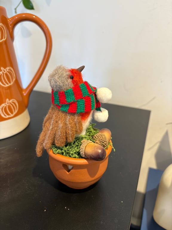 Gorgeous felted Christmas Robin