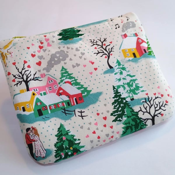 Zipped pouch bag - Romantic Christmas scene - Snowy houses with kissing couple
