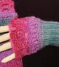 Pink and purple wrist warmer gloves - Image 2
