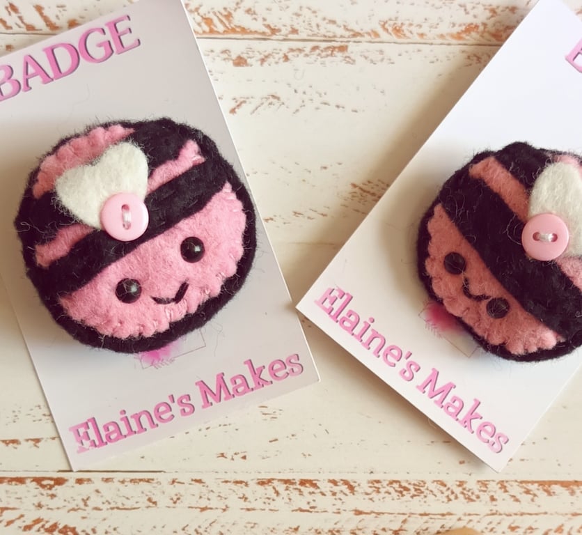 Hand sewn wool blend felt 'busy bee' bage on a printed backing card (baby pink)