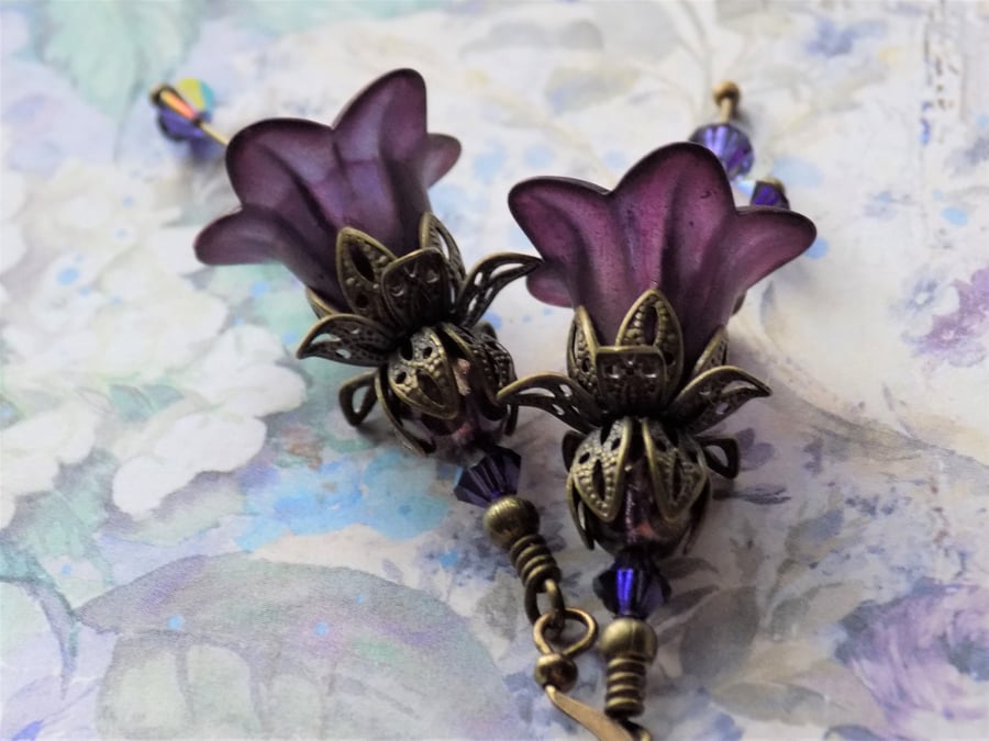 Aubergine Purple Hand Painted Lucite Flower Earrings, Floral Boho Vintage Style 