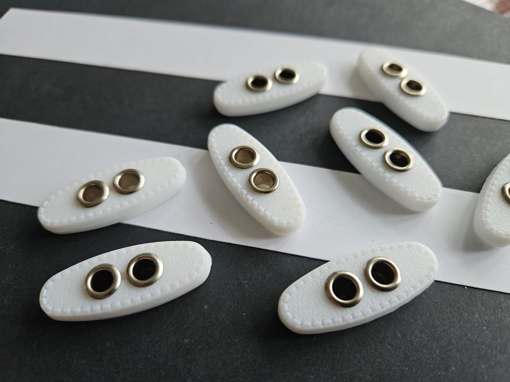 35mm (1.1 4")Toggle Button White with Eyelets